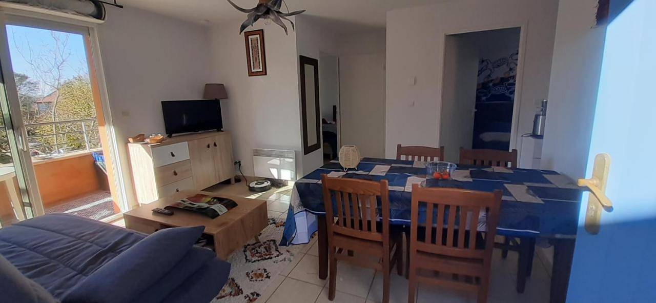 Appartement entier, Chez domi piscine résidence claire rive in Prayssac, Quercy