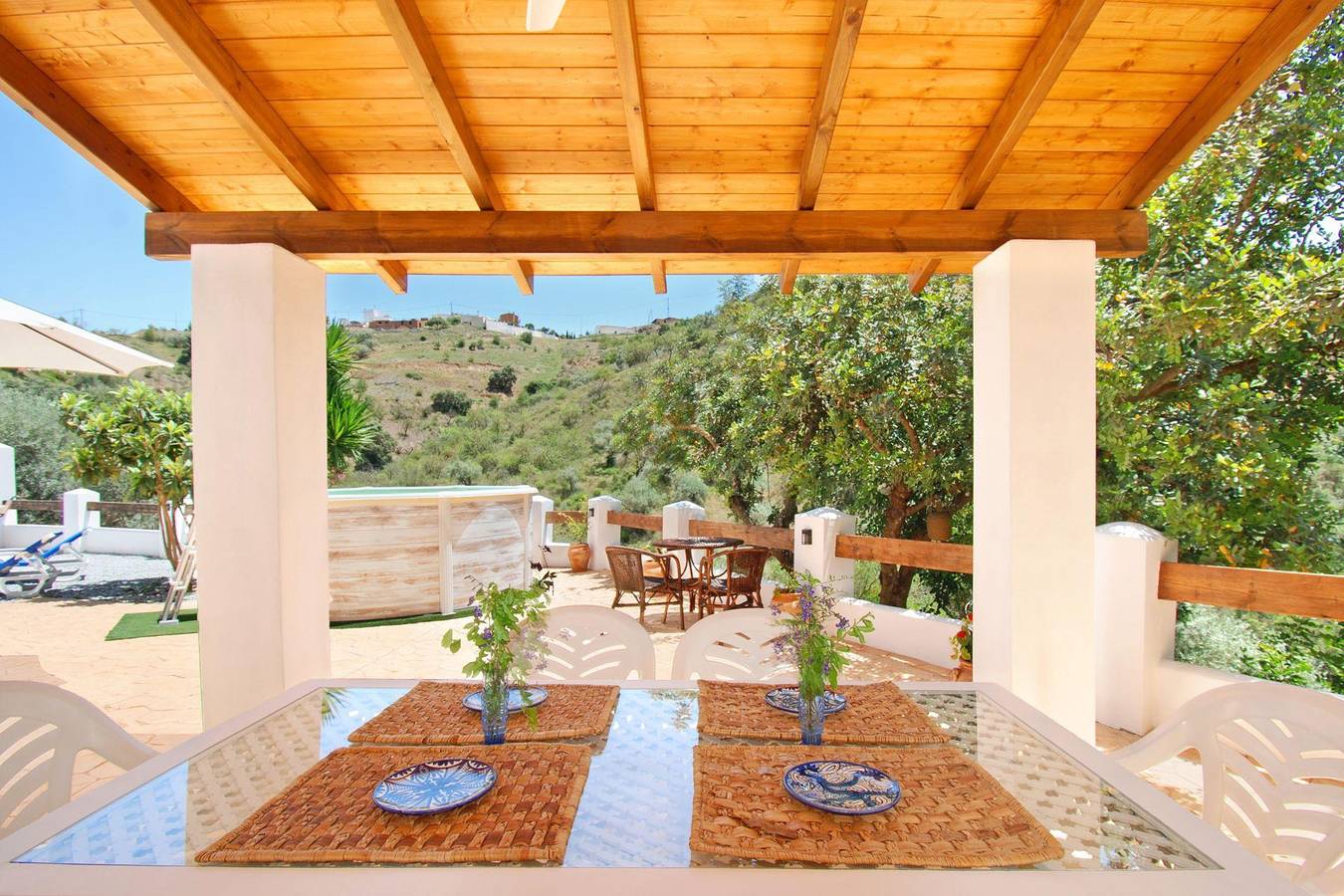 Villa La Zorzalera with plunge pool, wifi, airco in Comares, Provincia de Málaga