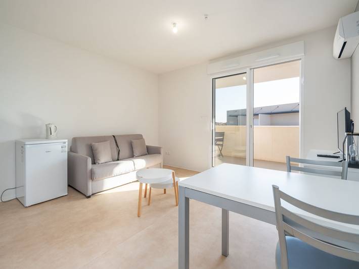 Gîte pour 2 personnes, avec piscine et balcon, adapté aux familles à Sérignan - 4