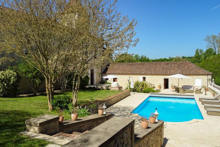 Gîte pour 10 personnes, avec Piscine à Villeneuve-sur-Lot