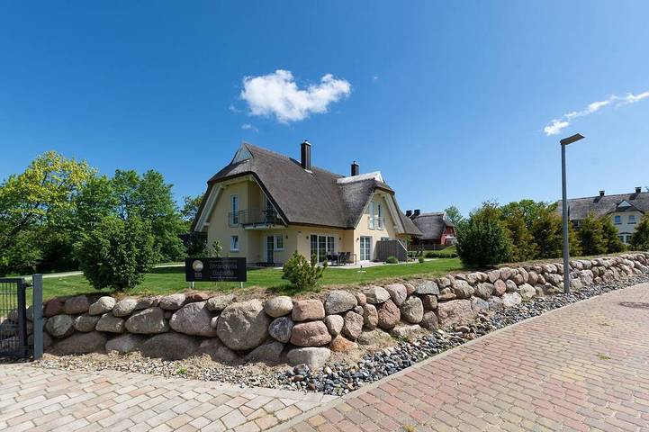 Strandhaus für 6 Personen, mit Garten und Balkon sowie Sauna in Lobbe