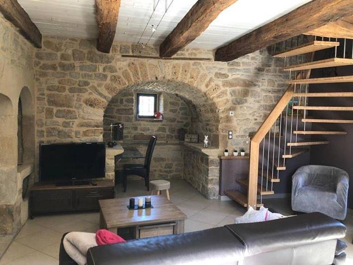 Location de vacances pour 4 personnes, avec vue ainsi que piscine et jardin à Bozouls - 4