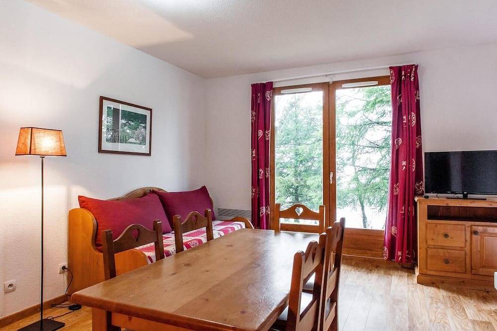 Appartement entier, Remise en forme, balcon, parking, télévision, casier à ski, 45m², Super Besse in Lac Pavin, Besse-et-Saint-Anastaise