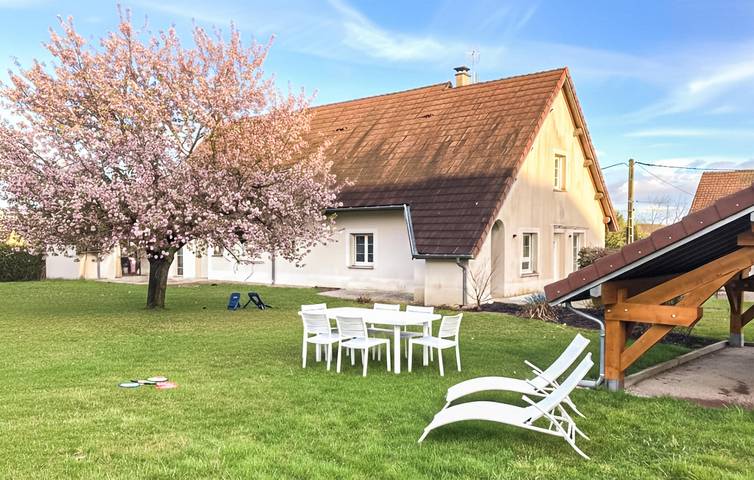 Location de vacances pour 7 personnes, avec Terrasse et Jardin dans Perrigny-sur-l'Ognon