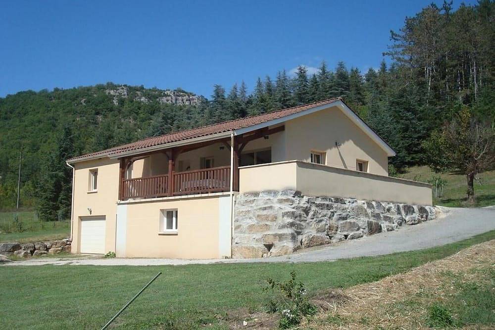 Le Bourg - Tour-De-Faure in Tour-de-Faure, Causses du Quercy Regional Nature Park