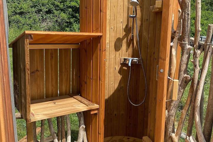 Yurt with Spa in the heart of nature! in Saint-Beauzély, Parc naturel régional des Grands Causses
