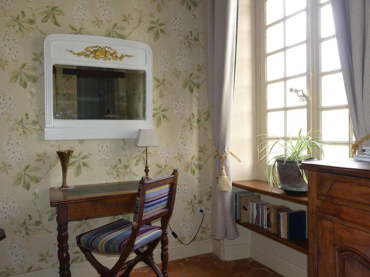 Deluxe Double Room with Shower in Saint-Léger-de-Montbrillais, Vallée de la Loire