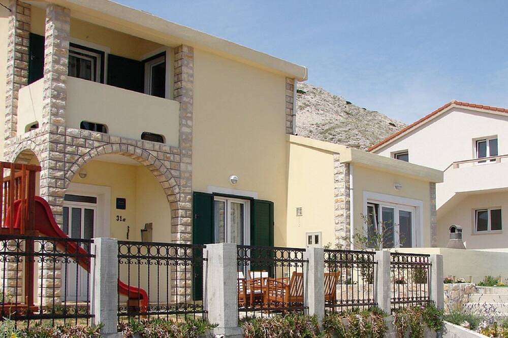 Appartement entier, Family apartment with pool in Ville de Pag, Pag