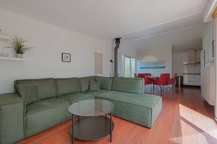 Ferienhaus für 4 Personen, mit Terrasse und Balkon/Terrasse sowie Pool in Julianadorp - 3