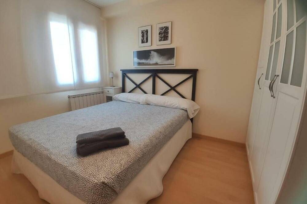 Entire apartment, Apartamento Falcar in Villanúa, Spanish Pyrenees