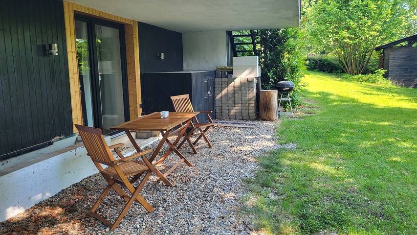 Ganze Wohnung, Ferienwohnung 'Burgstraße' mit privater Terrasse, privatem Garten und WLAN in Fuldatal, Landkreis Kassel