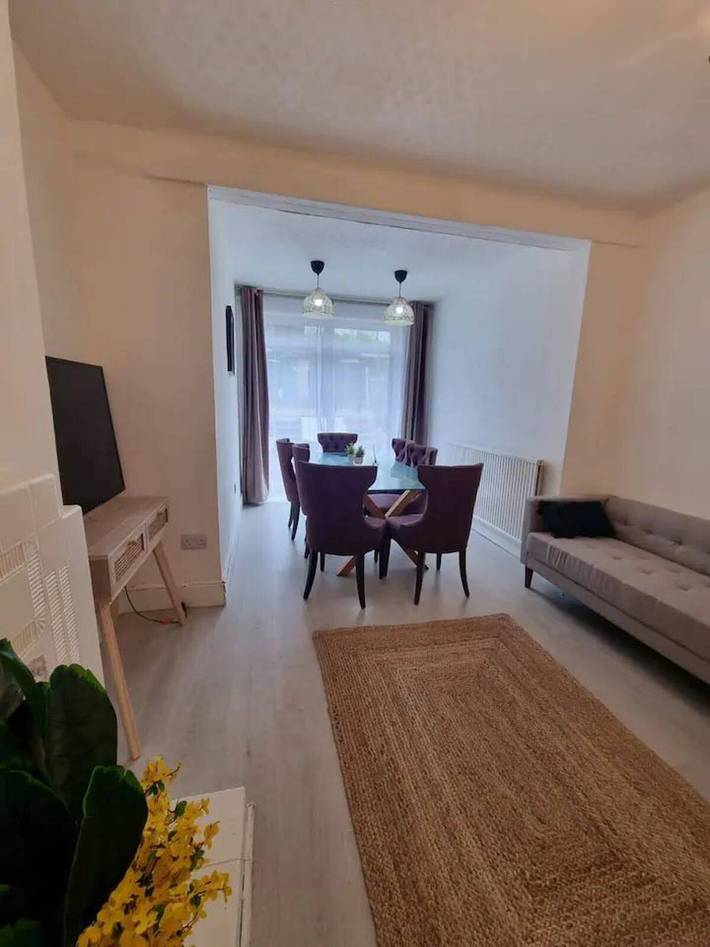 Spacious 3 Bed House-Central London-Garden-Parking in Haringey, London