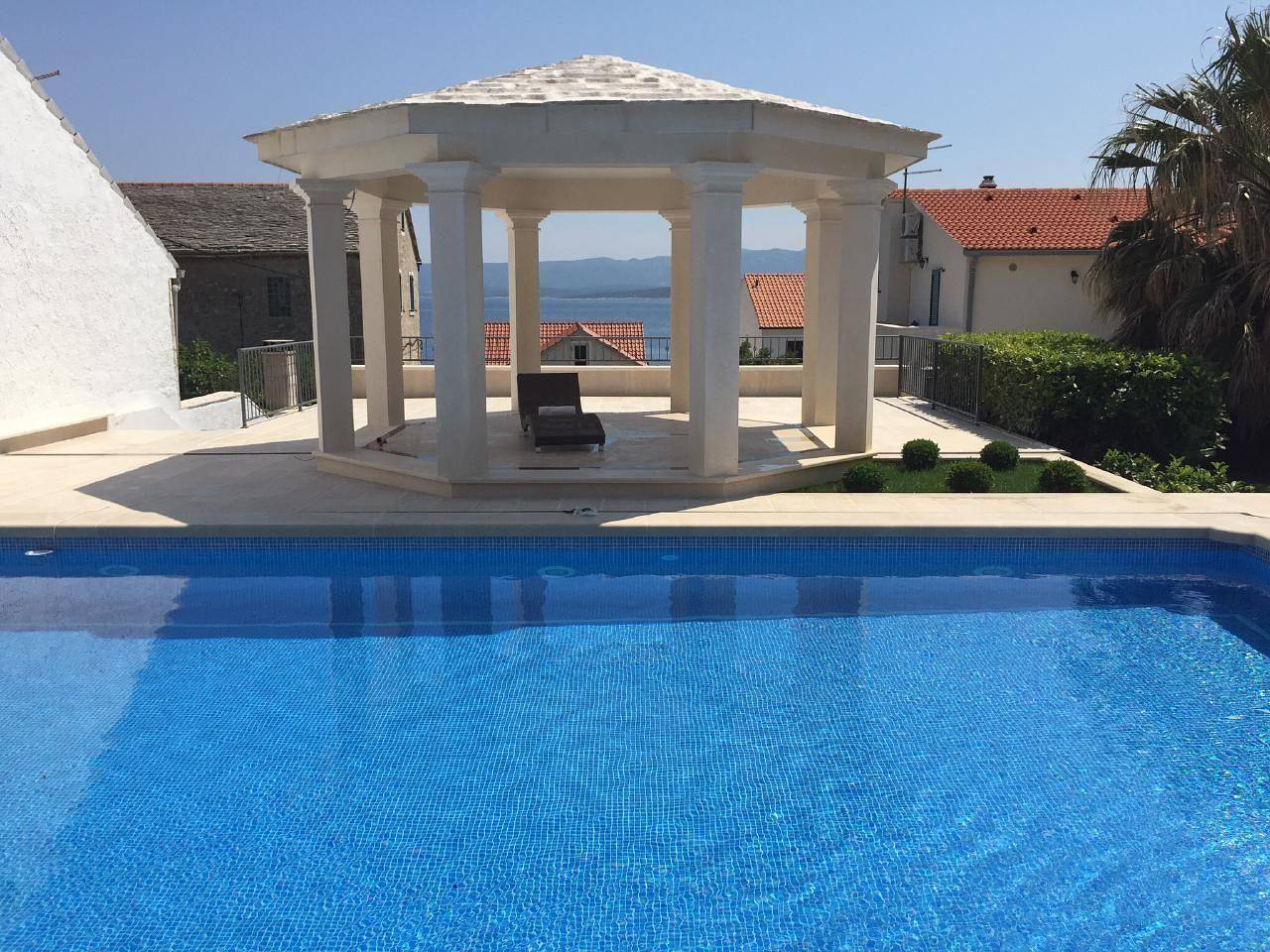 Ganze Ferienwohnung, Wohnung in Bol mit Schönem Garten in Bol, Brac