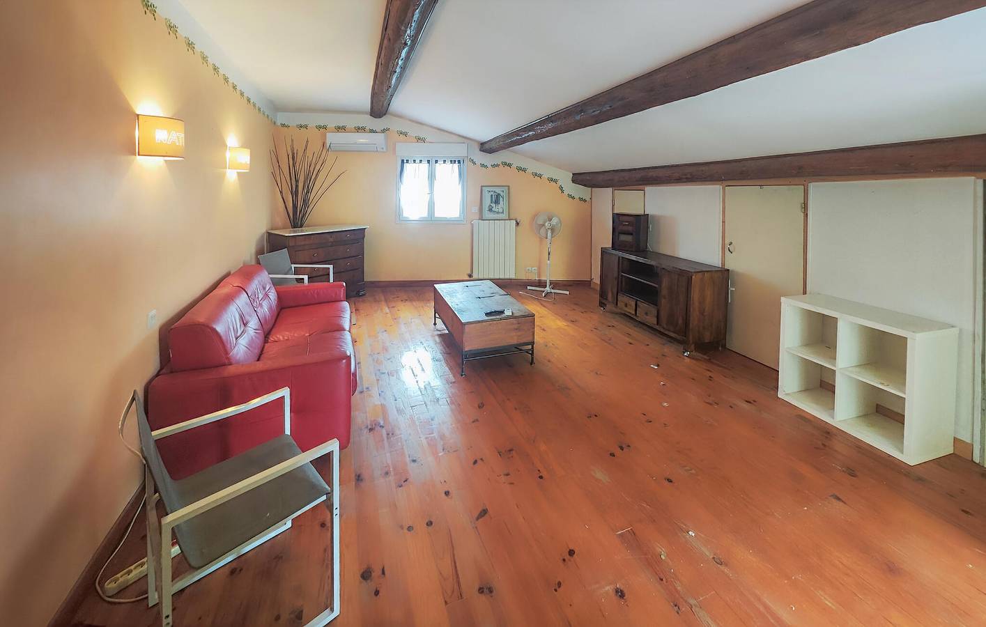 Appartement de vacances entier, Charmant appartement de 2 chambres avec Wi-Fi et parking près de la rivière L'Orb in Cessenon-sur-Orb, Côte méditerranéenne (France)