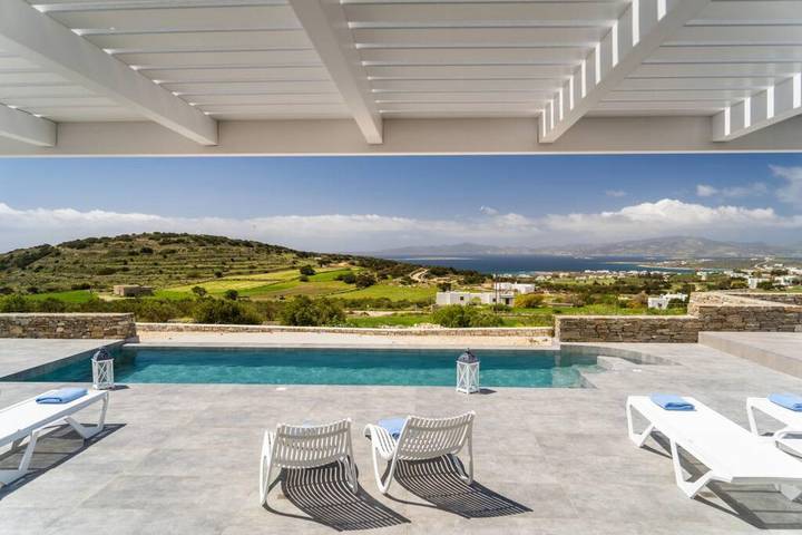 Villa pour 10 personnes, avec vue sur l’océan et terrasse ainsi que piscine et jardin dans Paros - 3