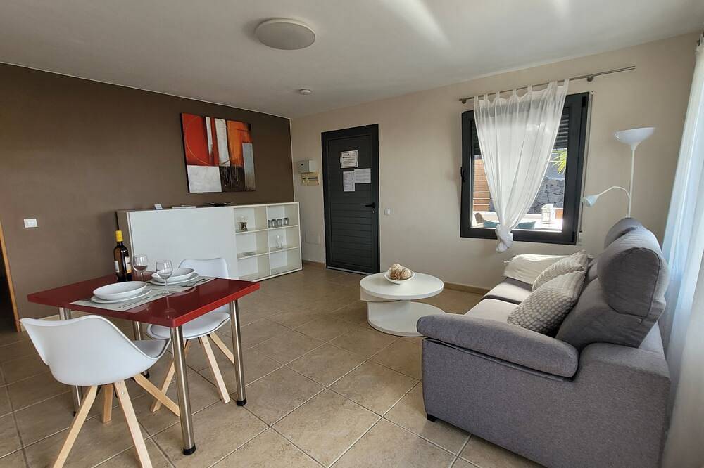 Apartamento entero, Casa La Asomada con jacuzzi privado, vistas al mar, wifi, aire acondicionado in La Asomada, Tías