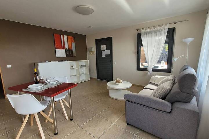 Ganze Wohnung, Casa La Asomada: modern, privater Jacuzzi, Meerblick, Wifi, Klimaanlage in La Asomada, Tías