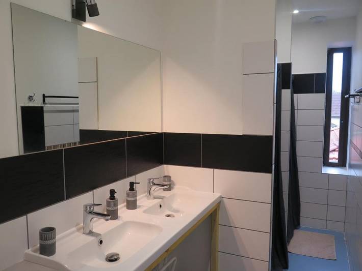 Location de vacances pour 15 personnes, avec jardin à Saint-Amour - 4