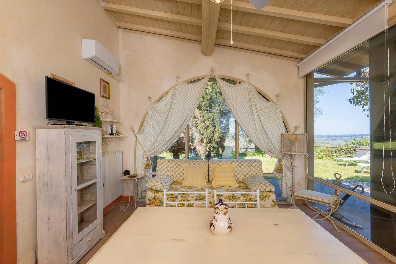 Ganze Wohnung, Apartment 'San Giovanni Residence 3 Beppa' mit privatem Garten, Wlan und Klimaanlage in Peccioli, Pisa Provinz