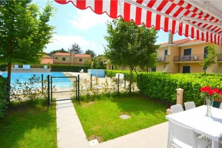 Villa für 6 Personen, mit Pool und Garten in Bibione
