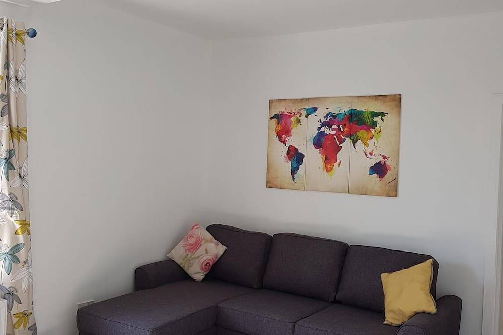 Entire apartment, Facing the sunny South in Huddersfield, West Yorkshire