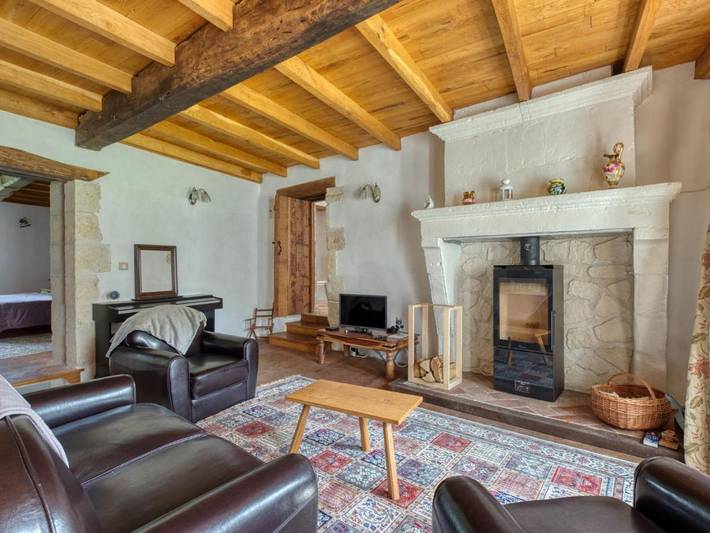 Location de vacances pour 6 personnes, avec terrasse à Rioux-Martin