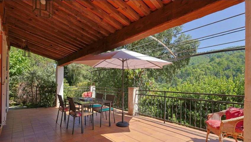 Location de vacances pour 6 personnes, avec piscine ainsi que jardin et vue, animaux acceptés à Les Mayons - 4