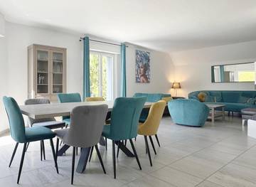 Location de vacances pour 10 personnes, avec piscine ainsi que jardin et terrasse à Zellenberg