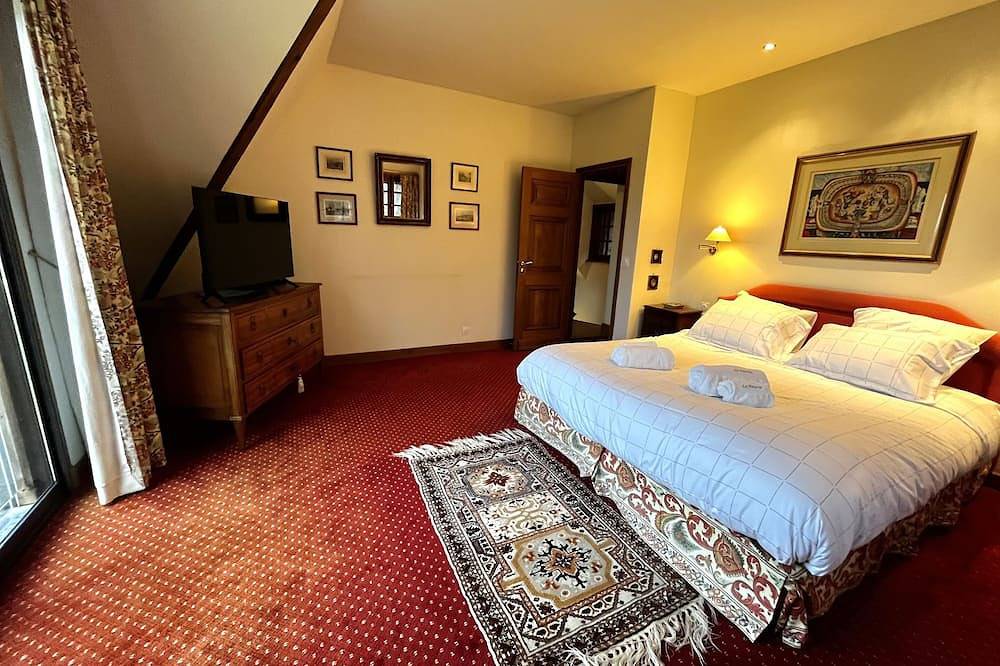 Domaine de la Poterie in Tourgeville Renovated in 2022 with heated swimming pool and tennis courts in Tourgéville, Lisieux region