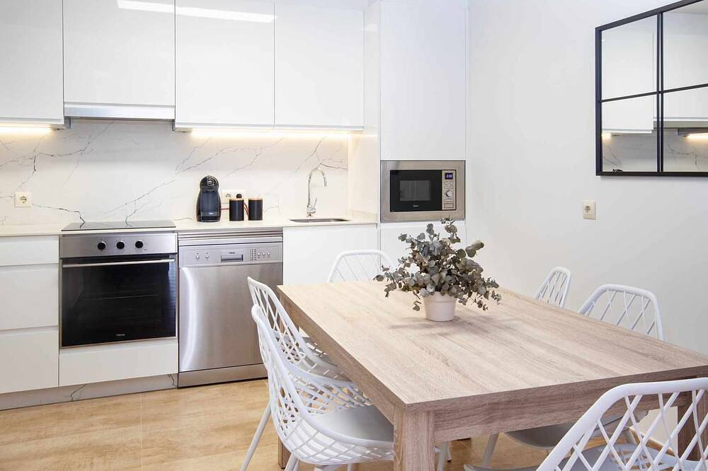 Entire apartment, Ag Mar do Barbanza I, beach at 150m for 6 guest in Boiro, Rías Baixas