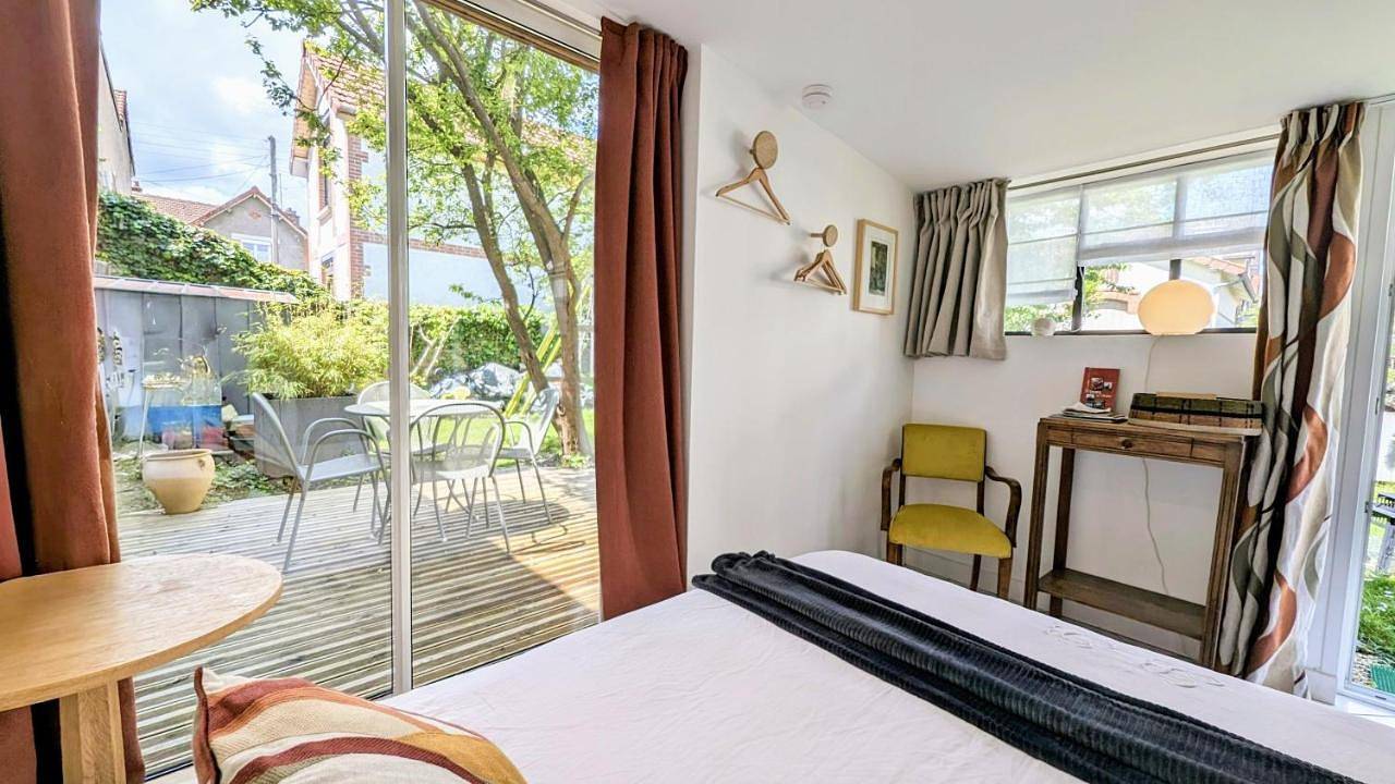 Appartement entier, One-Bedroom Apartment in Sainte-Savine, Aube