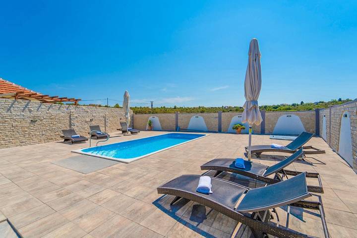 Ferienhaus für 6 Personen, mit Terrasse und Garten in Sveti Petar na Moru - 3