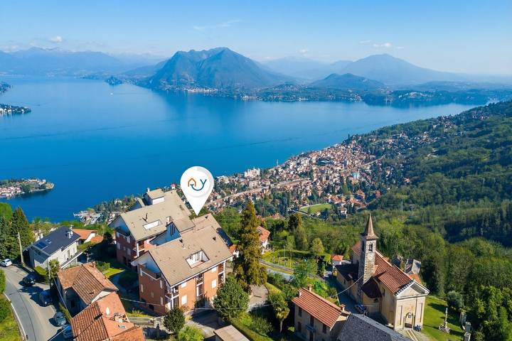 Ferienwohnung für 5 Personen, mit Balkon und Terrasse sowie Seeblick in Comune di Stresa - 2