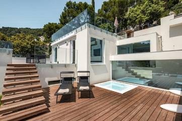 Villa pour 10 personnes, avec jardin et piscine ainsi que jacuzzi et sauna à Villefranche-sur-Mer