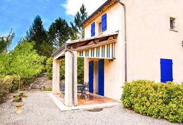 Gîte pour 6 personnes, avec piscine et jardin à La Roche-sur-le-Buis