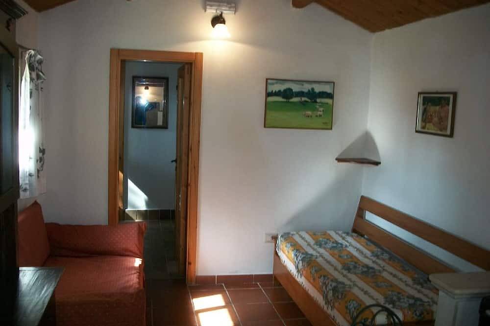 “Casetta Giuliana surrounded by a beautifull garden\" \"ideal for a pair\" - Wi-fi Internet in Spiaggia di Eloro, Lido di Noto