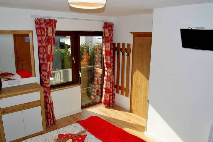 Haus Susanne - Selbstversorgerwohnung im Gästehaus. in Radstadt, Ski Amadé