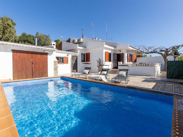 Ferienhaus für 6 Personen, mit Balkon und Garten