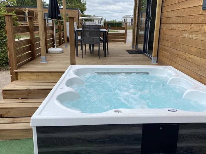 Sunêlia Camping les Nids du Lac - Mobilheim 4 personen - Mobiwood 36 mit seinem Privaten Jacuzzi - 2 Schlafzimmer in Sanchey, Épinal und Umgebung
