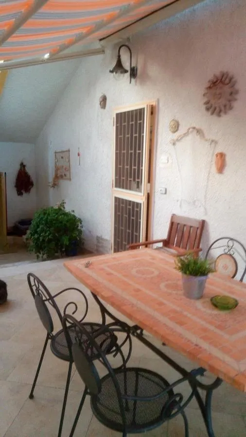 Bed and breakfast for 4 people, with garden - 1