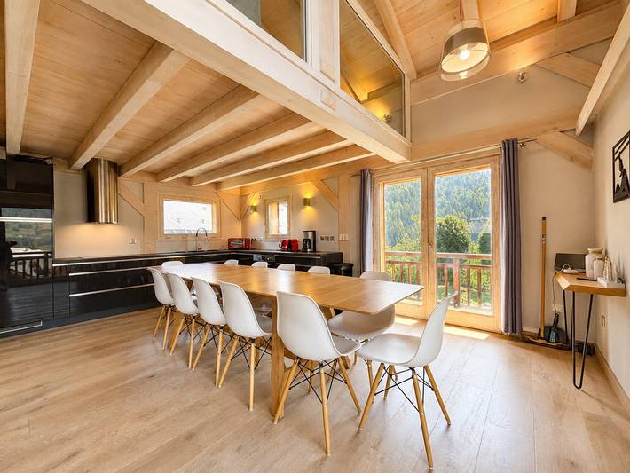 Gîte pour 10 personnes dans Office De Tourisme De Notre Dame De Bellecombe - 3
