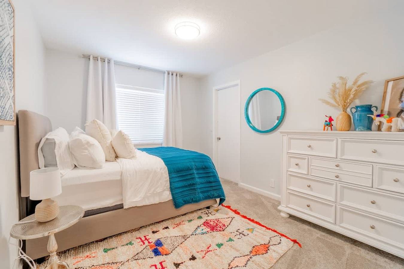 Vibrant Boho Family Home 3 Bed Pet Friendly Unr in Reno, Nevada