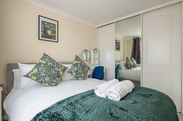 Fabulous 3-Bed Family Home with Parking! in Cambridge, Cambridgeshire
