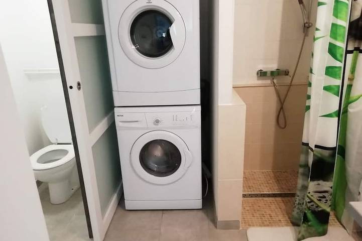Appartement entier, Appartement à 20mn de la ville a pied, animaux de compagnie acceptés in Bergerac, Périgord Pourpre
