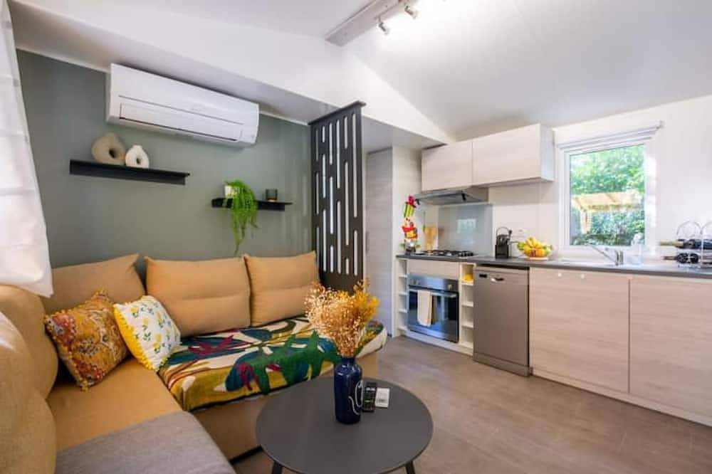 Static Caravan for 6 People in Frejus, Draguignan region