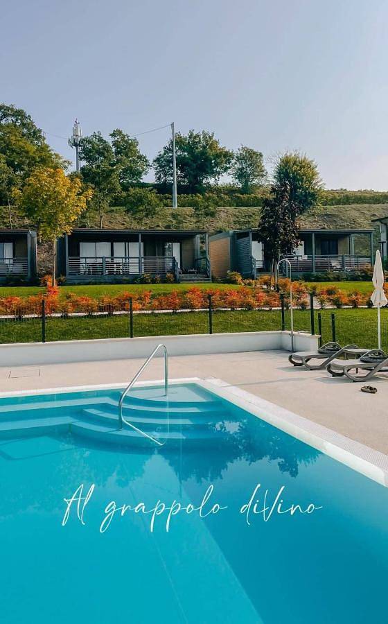 Ganzes Studio, Agricamping Al grappolo divino in Lazise, Gardasee-Berge