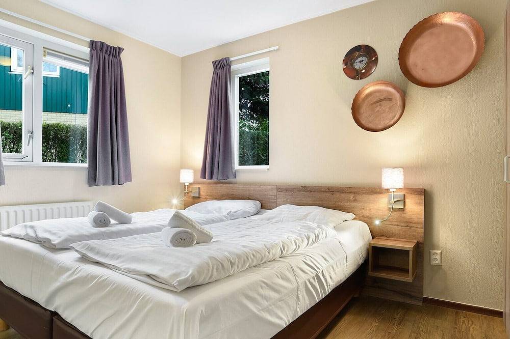 Luxury bungalow for 4 people in Diessen, Nordbrabant