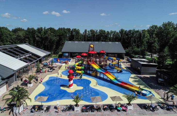 Ferienpark für 6 Personen, mit Terrasse und Garten sowie Pool in Walchum