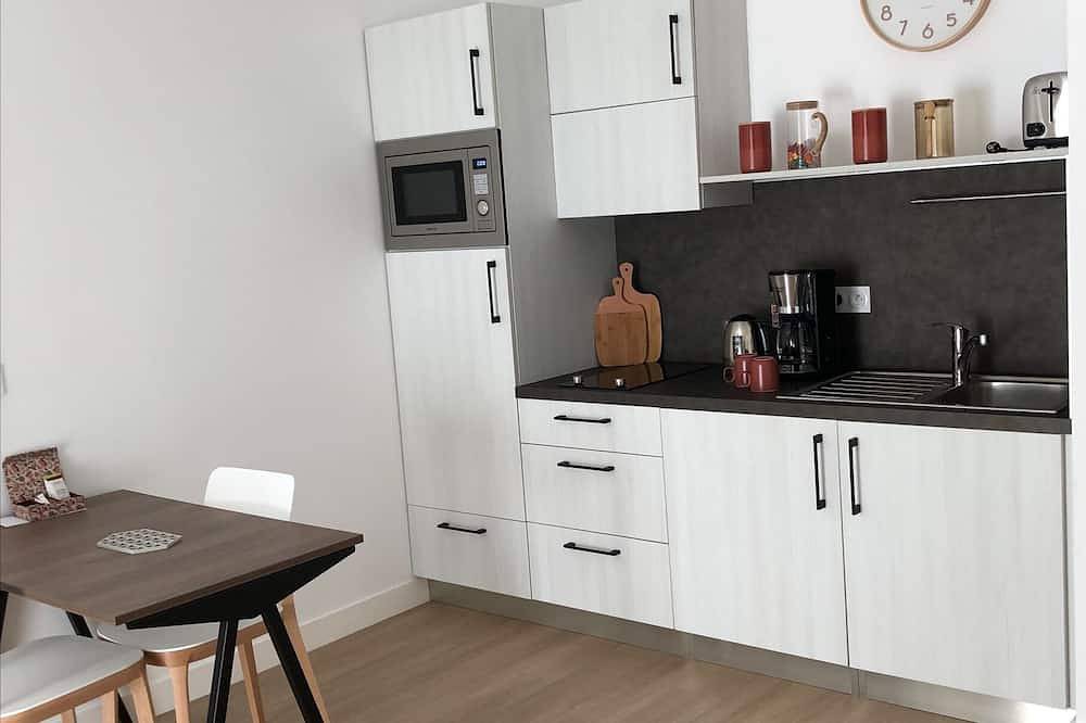 Appartement entier, Appartement T2 avec chambre et salle de bain in Gleizé, Beaujolais