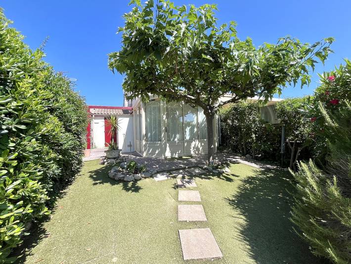 Location de vacances pour 5 personnes, avec jardin et piscine dans Saint-Cyprien-Plage